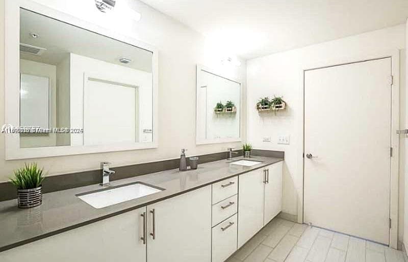 999 SW 1st Ave # 2115, Miami FL 33130 — 13