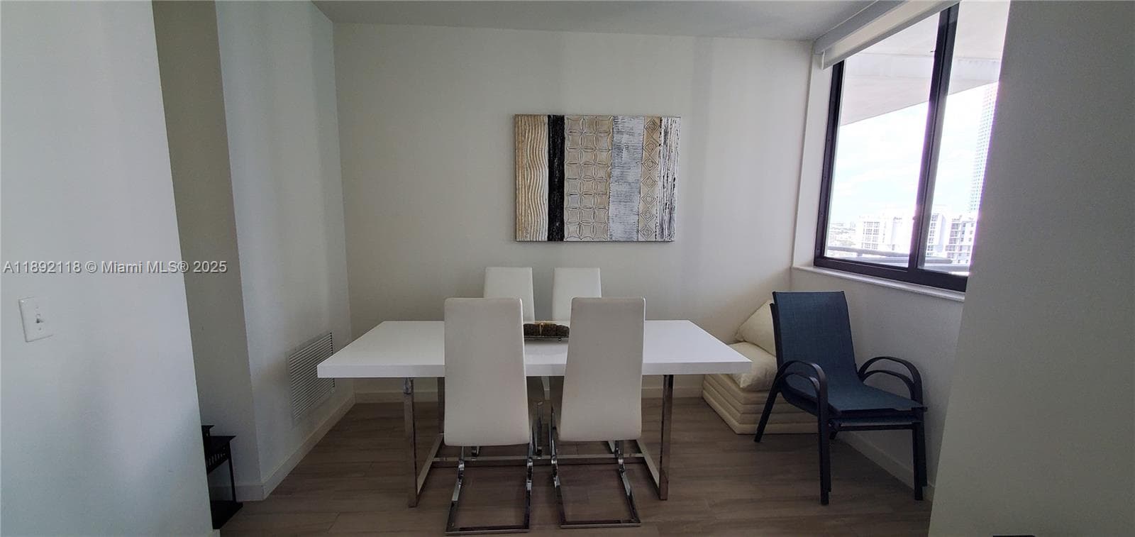 999 SW 1st Ave # 2115, Miami FL 33130 — 24
