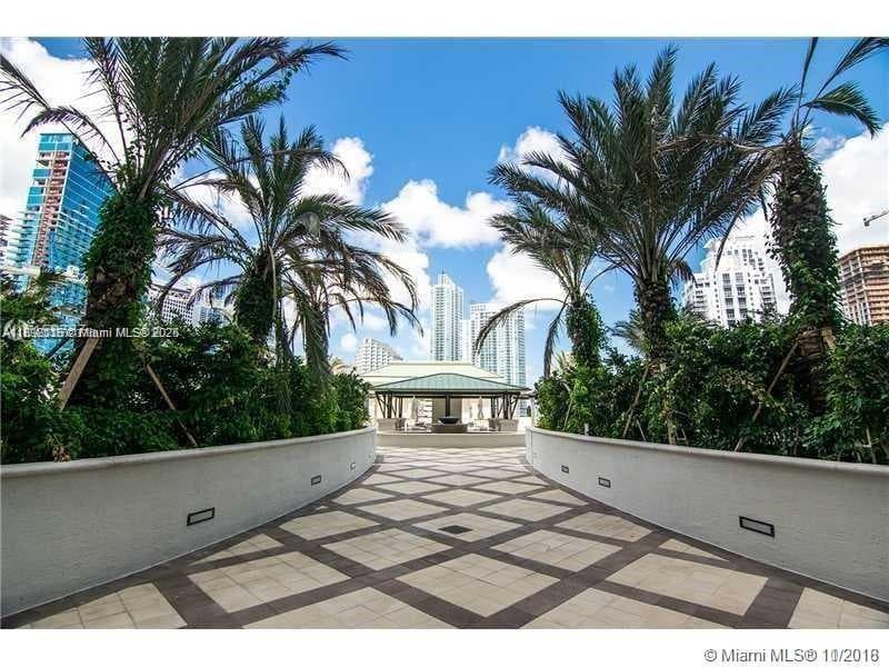 999 SW 1st Ave # 2115, Miami FL 33130 — 25