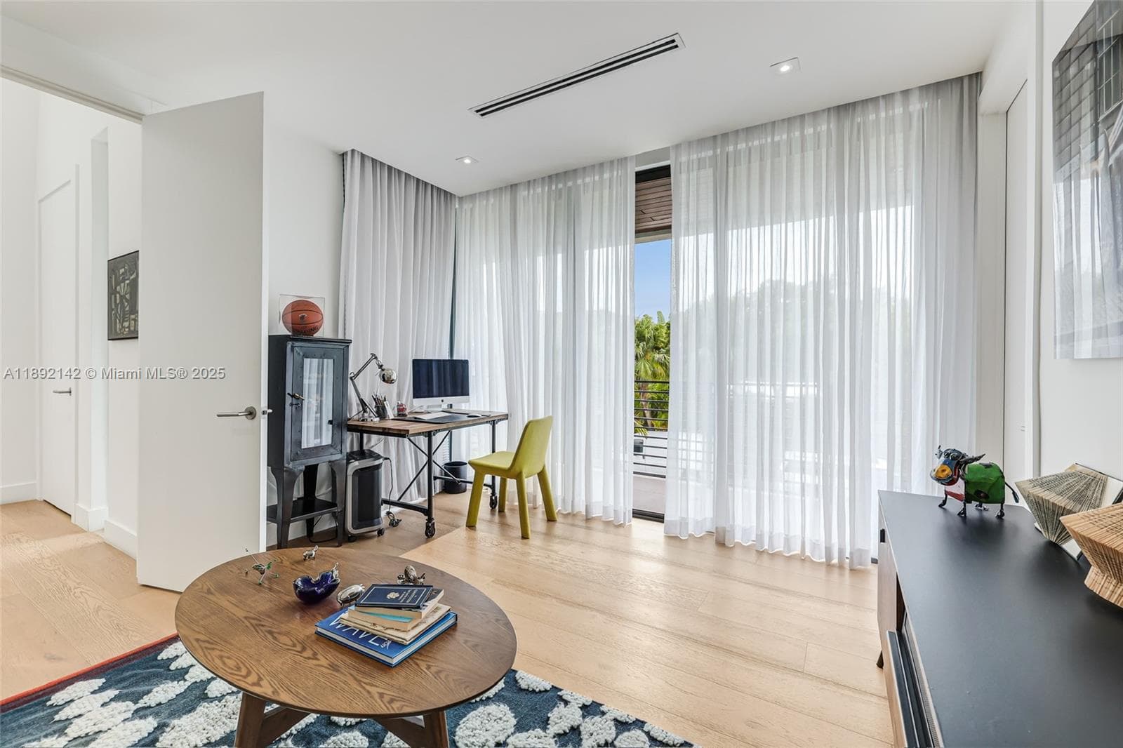 445 Ridgewood Rd, Key Biscayne FL 33149 — 18