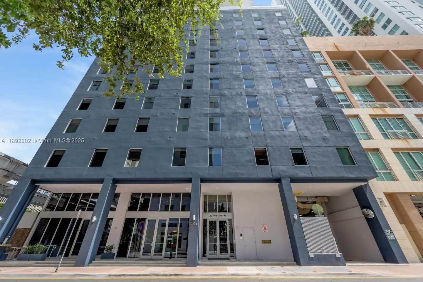 227 NE 2nd St # 2508, Miami FL 33132 — 16