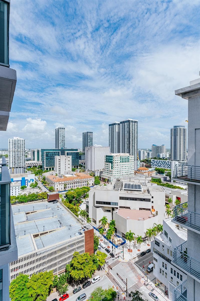227 NE 2nd St # 2508, Miami FL 33132 — 12