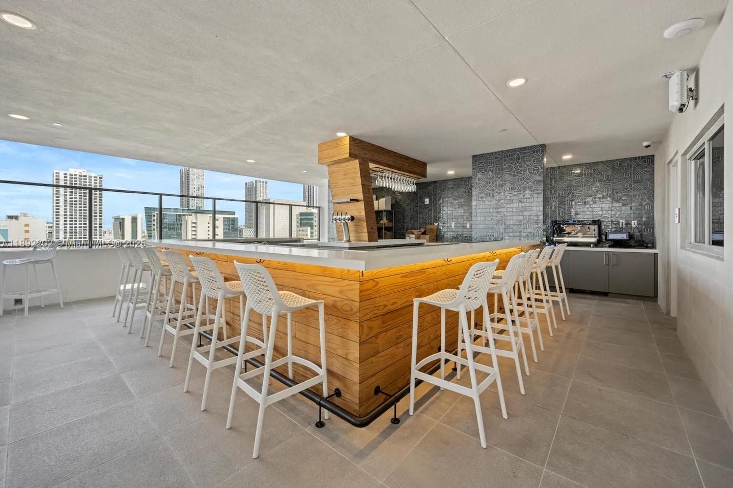 227 NE 2nd St # 2508, Miami FL 33132 — 26