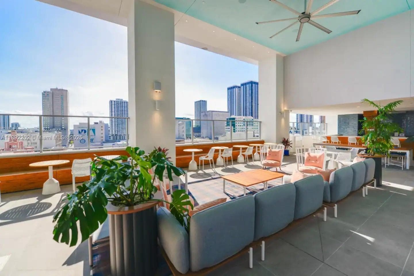 227 NE 2nd St # 2508, Miami FL 33132 — 24