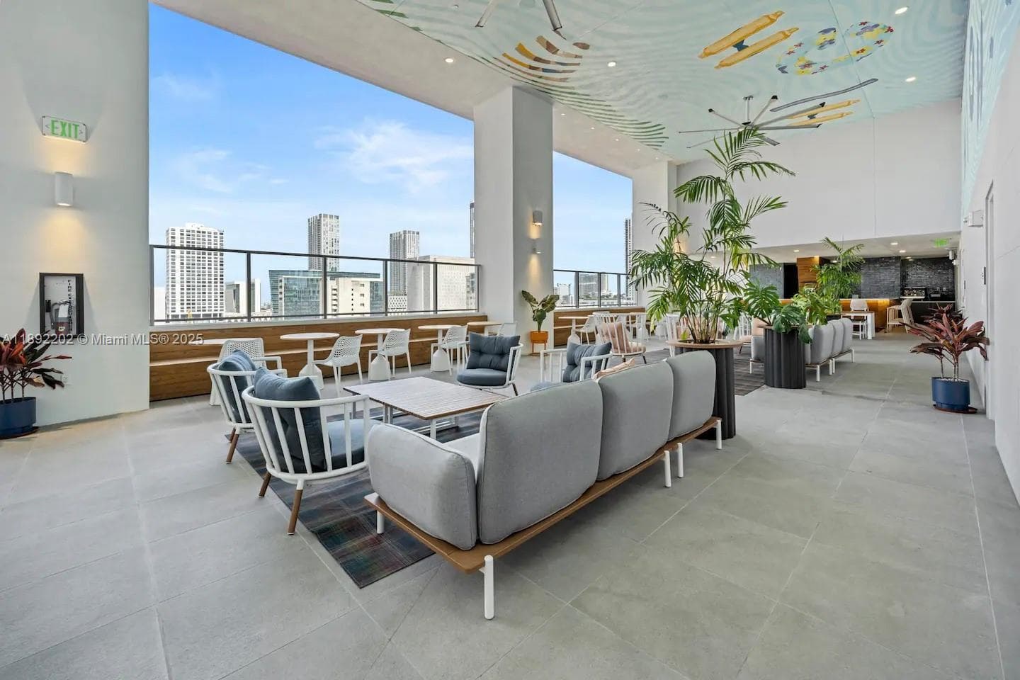 227 NE 2nd St # 2508, Miami FL 33132 — 25