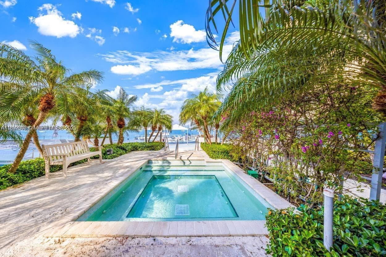 1200 West Ave # 1531, Miami Beach FL 33139 — 27