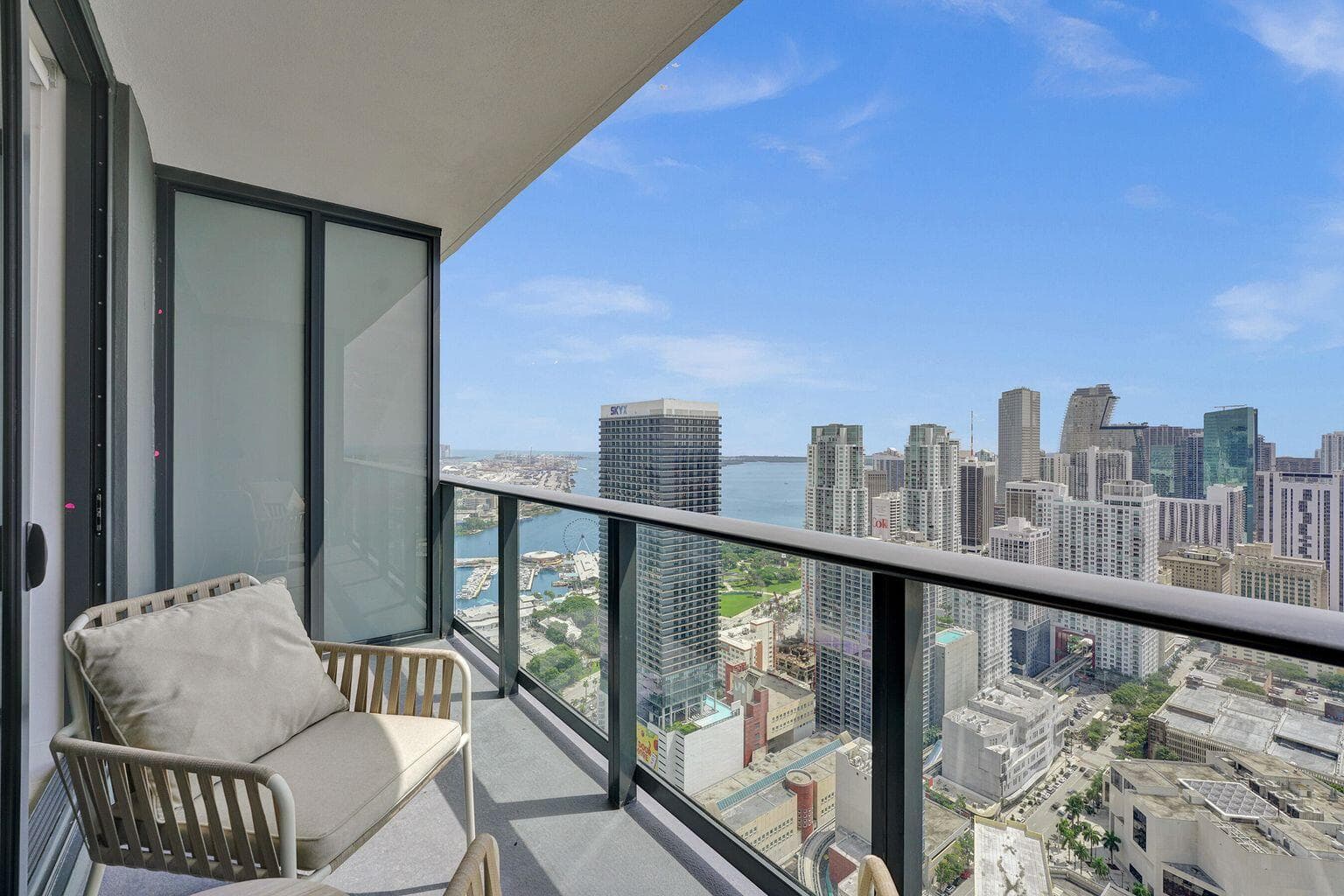601 NE 1st Avenue # 4712, Miami FL 33132 — 12