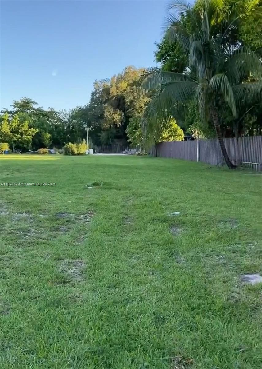 50 NW 156th St, Miami FL 33169 — 1