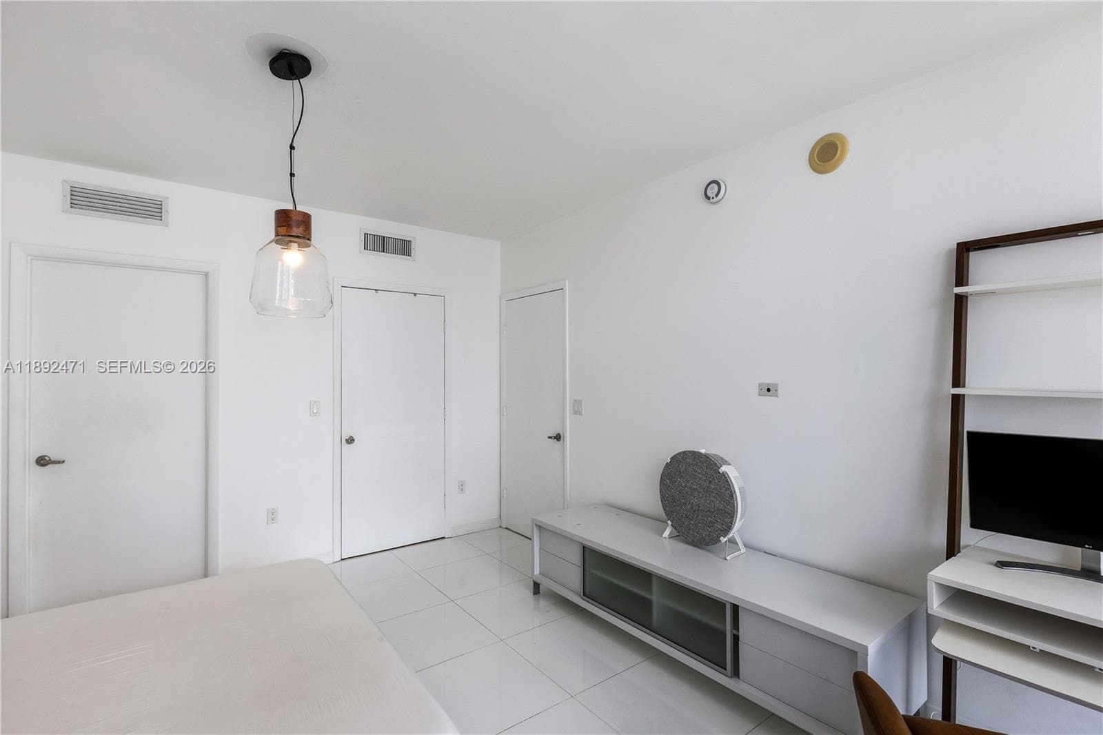475 Brickell Ave # 4015, Miami FL 33131 — 13
