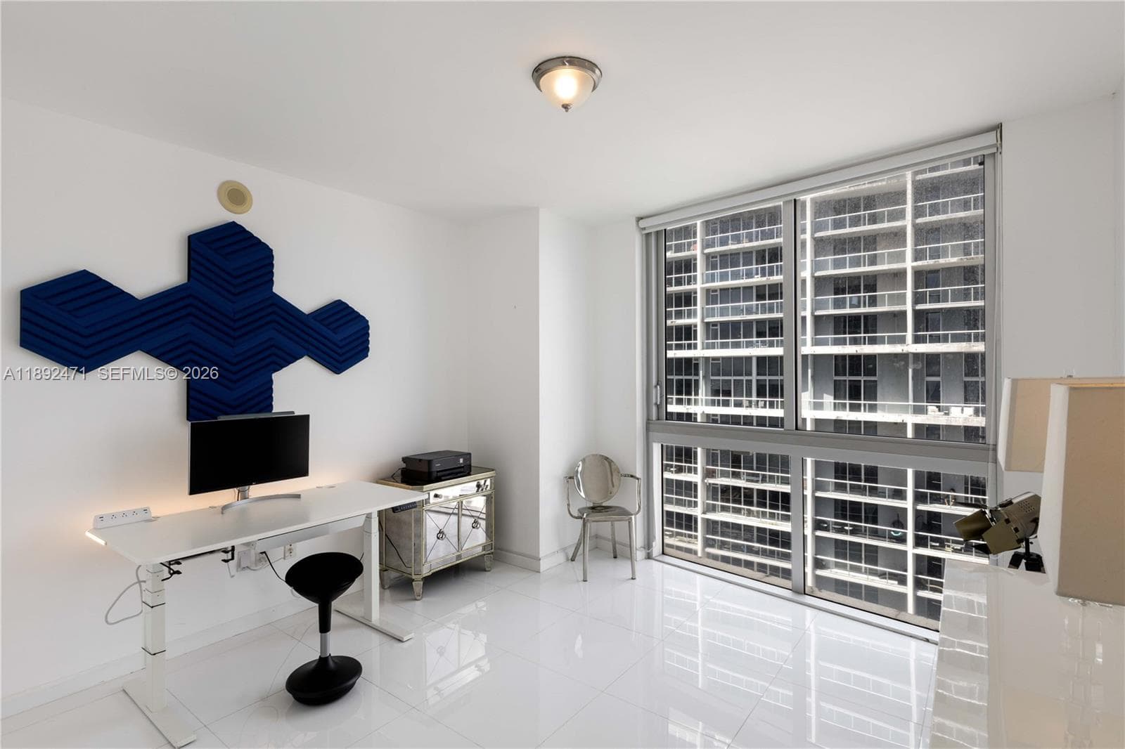 475 Brickell Ave # 4015, Miami FL 33131 — 17
