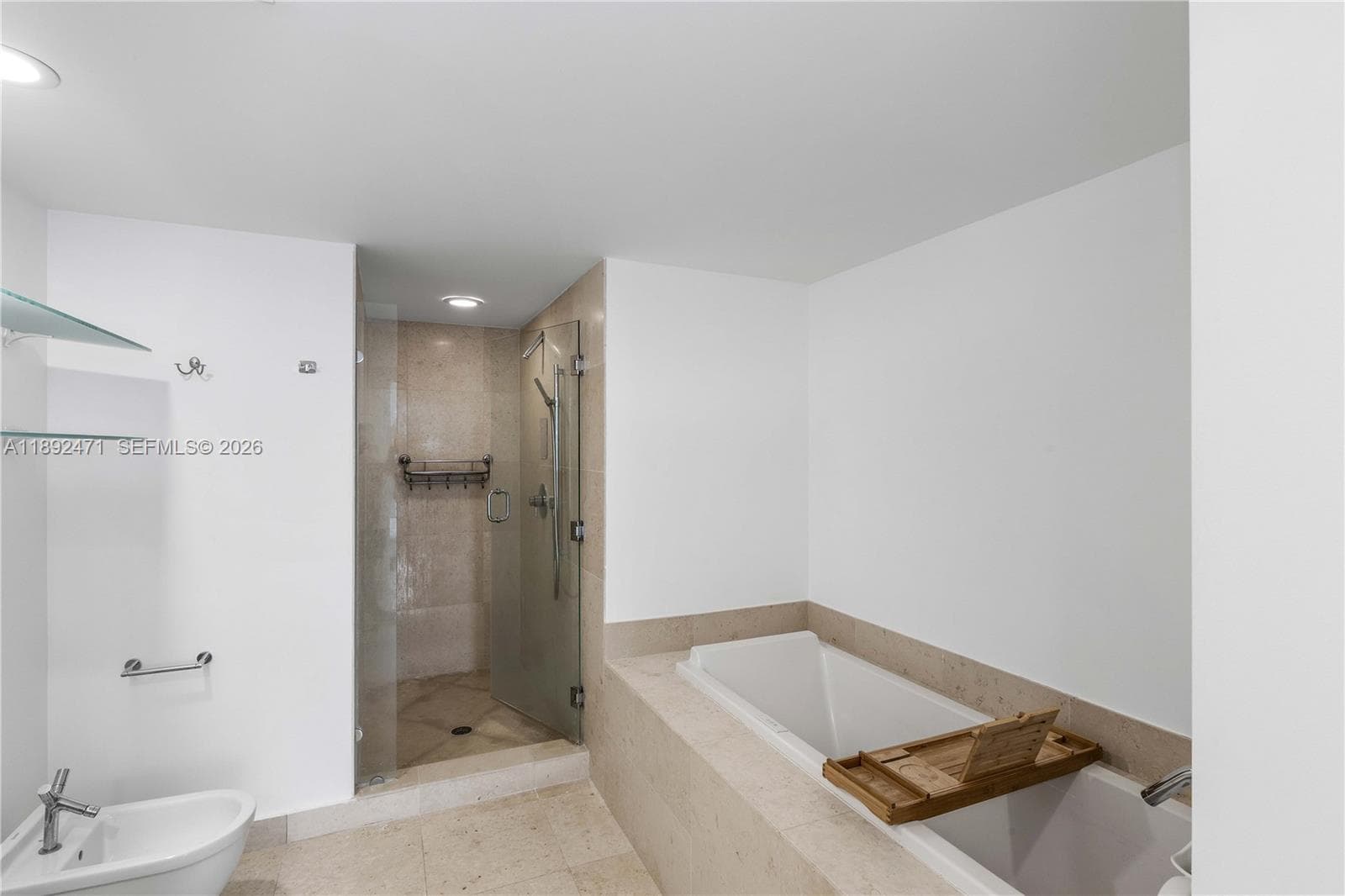 475 Brickell Ave # 4015, Miami FL 33131 — 16