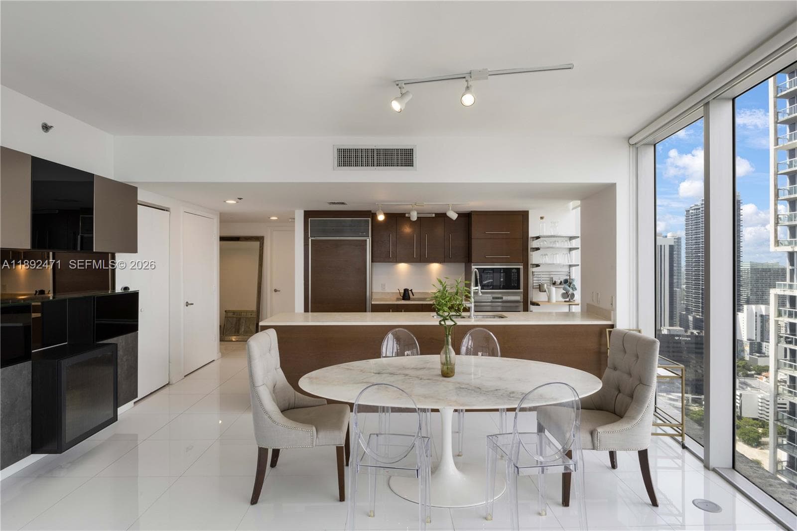 475 Brickell Ave # 4015, Miami FL 33131 — 1