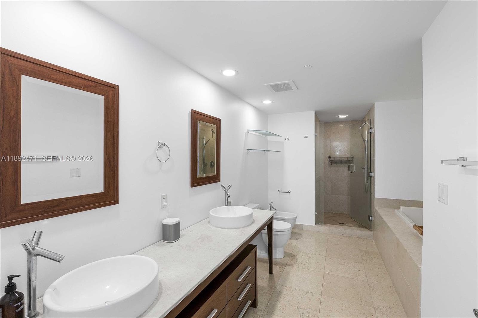 475 Brickell Ave # 4015, Miami FL 33131 — 15