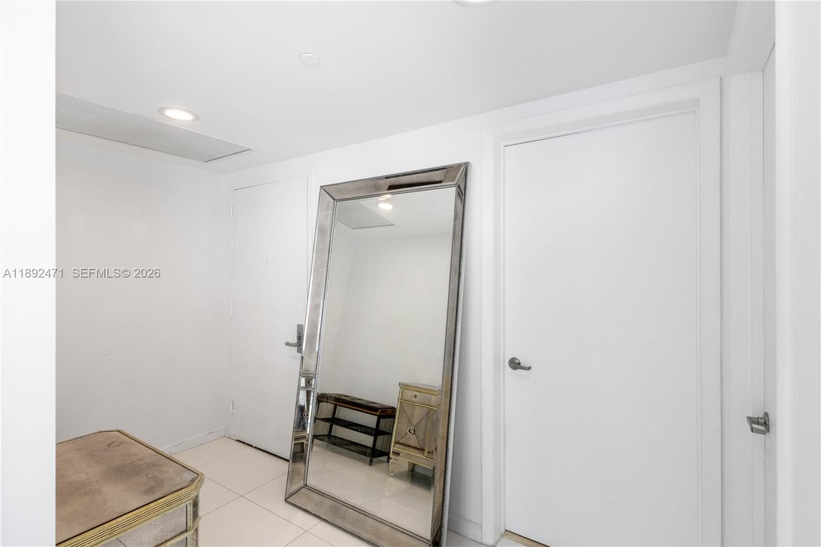 475 Brickell Ave # 4015, Miami FL 33131 — 11
