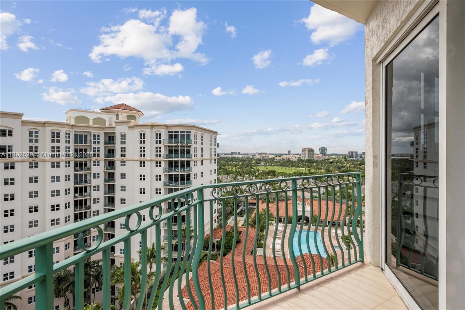 20000 E Country Club Dr, Aventura FL 33180 — 46