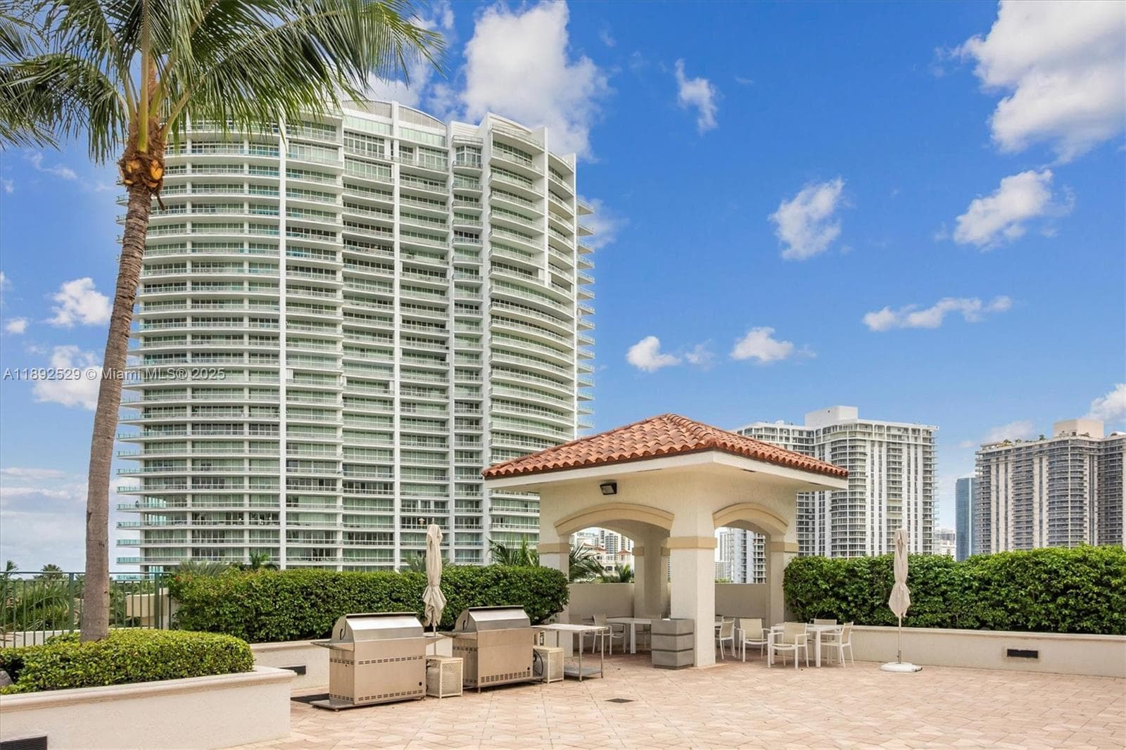 20000 E Country Club Dr, Aventura FL 33180 — 12