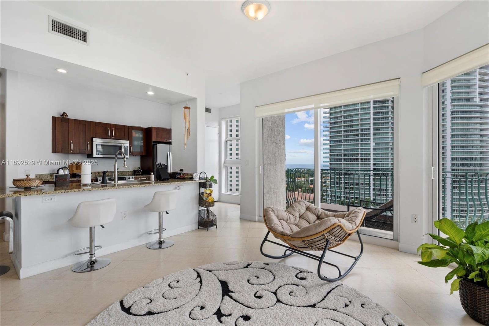 20000 E Country Club Dr, Aventura FL 33180 — 22