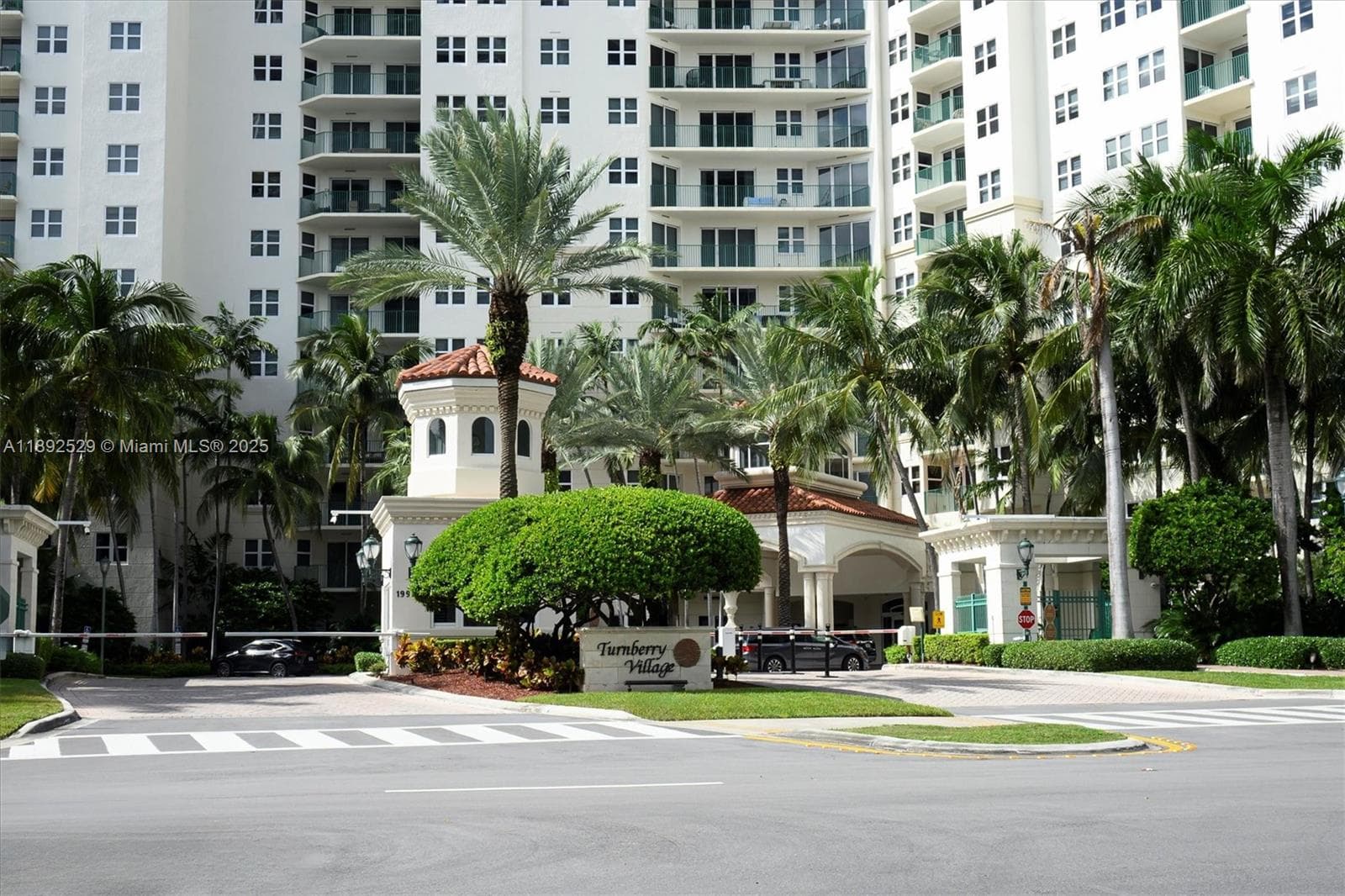 20000 E Country Club Dr, Aventura FL 33180 — 3