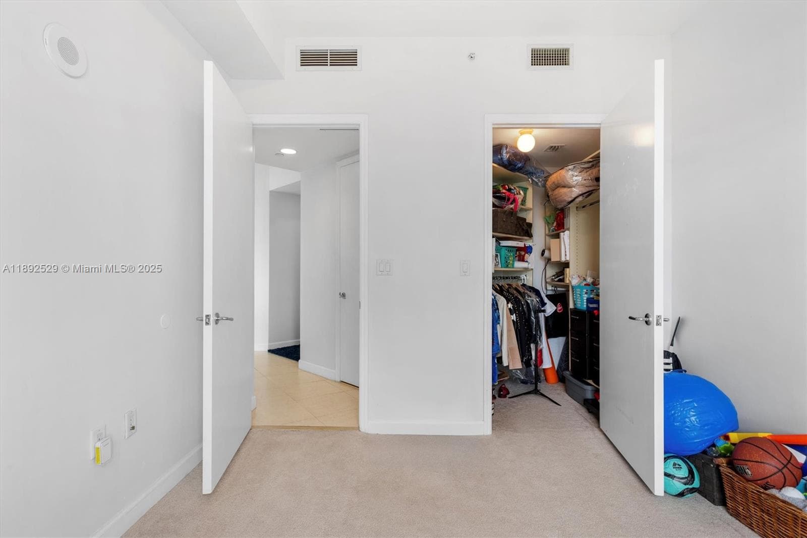 20000 E Country Club Dr, Aventura FL 33180 — 38