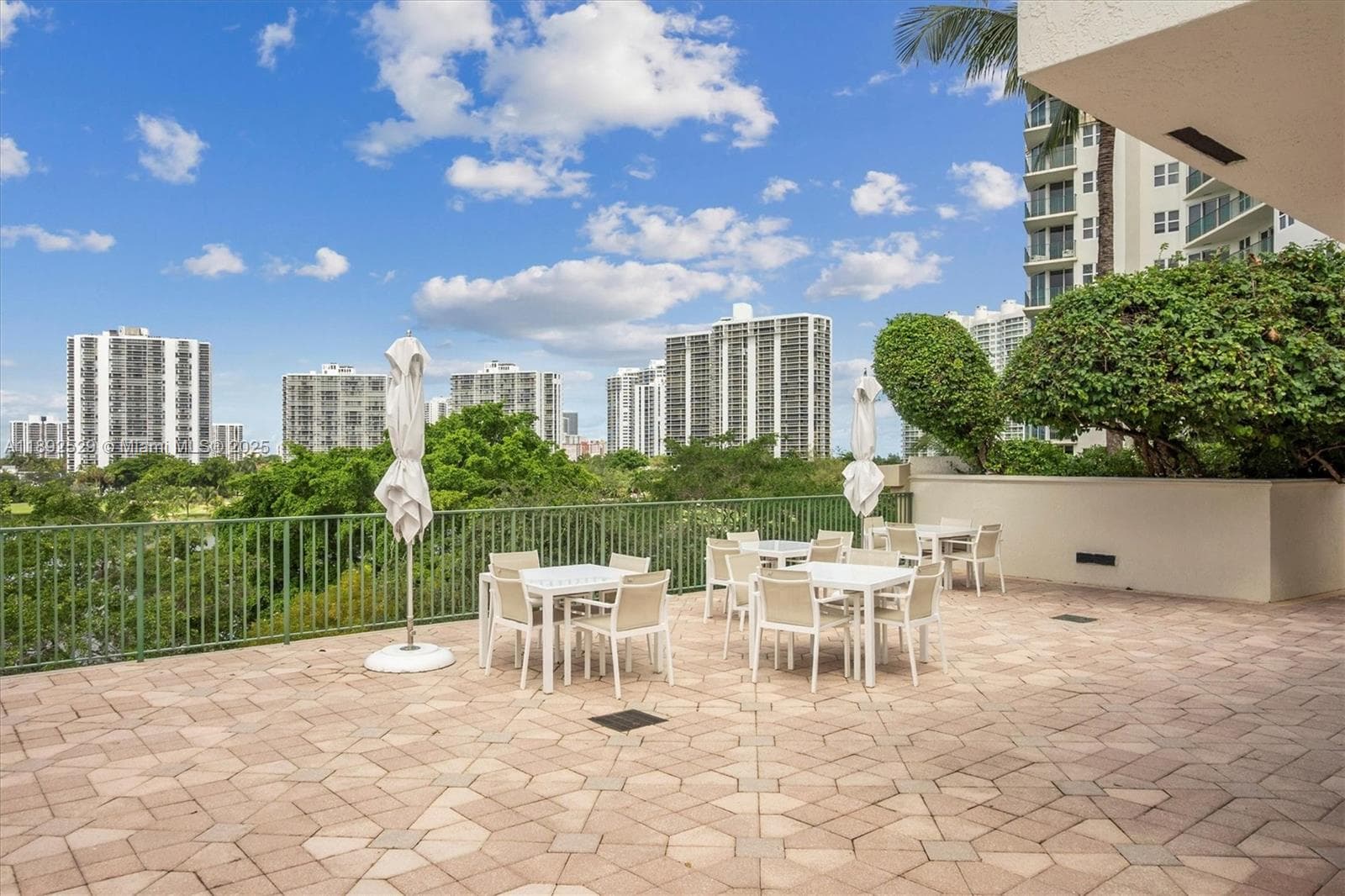20000 E Country Club Dr, Aventura FL 33180 — 14
