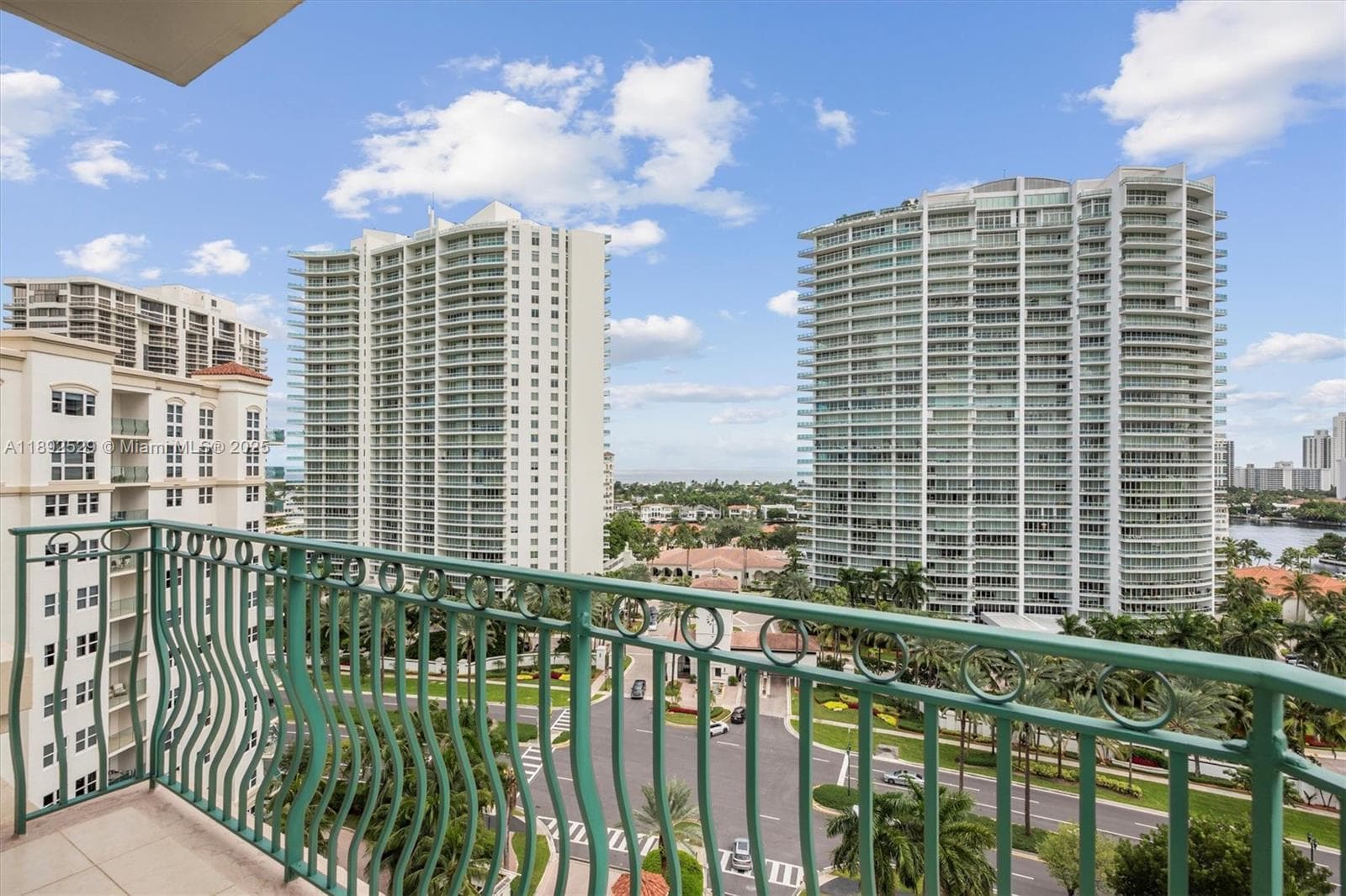 20000 E Country Club Dr, Aventura FL 33180 — 48