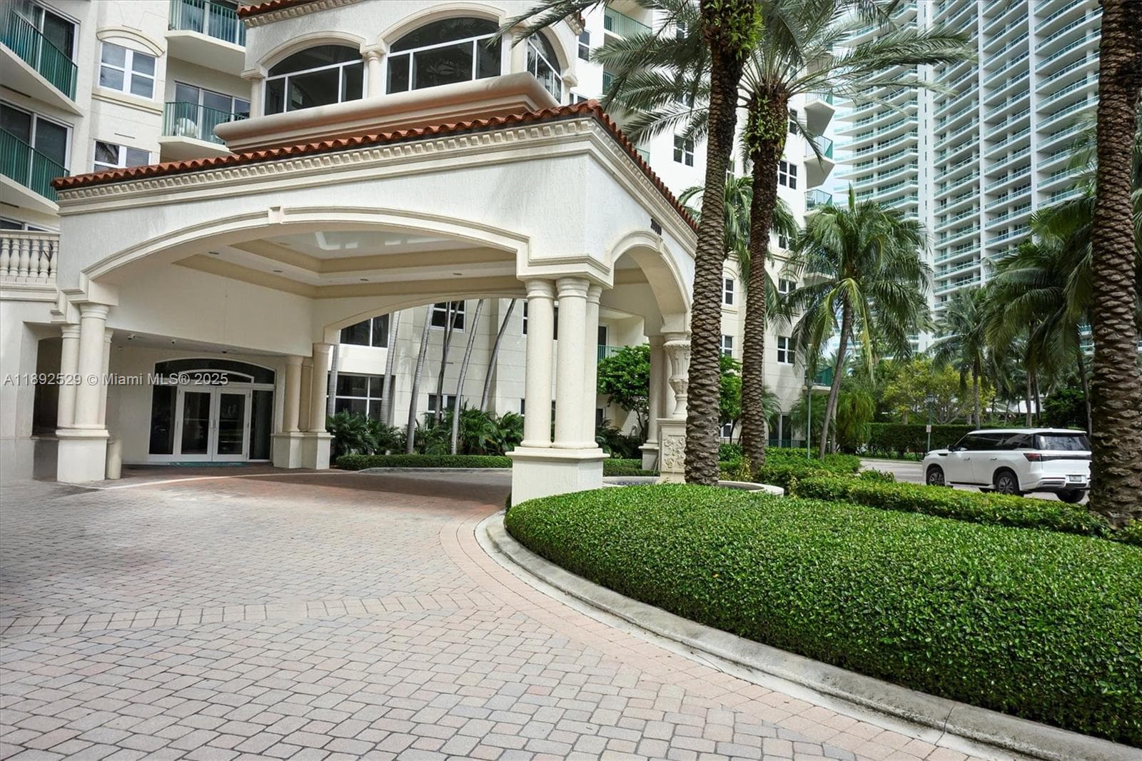 20000 E Country Club Dr, Aventura FL 33180 — 4