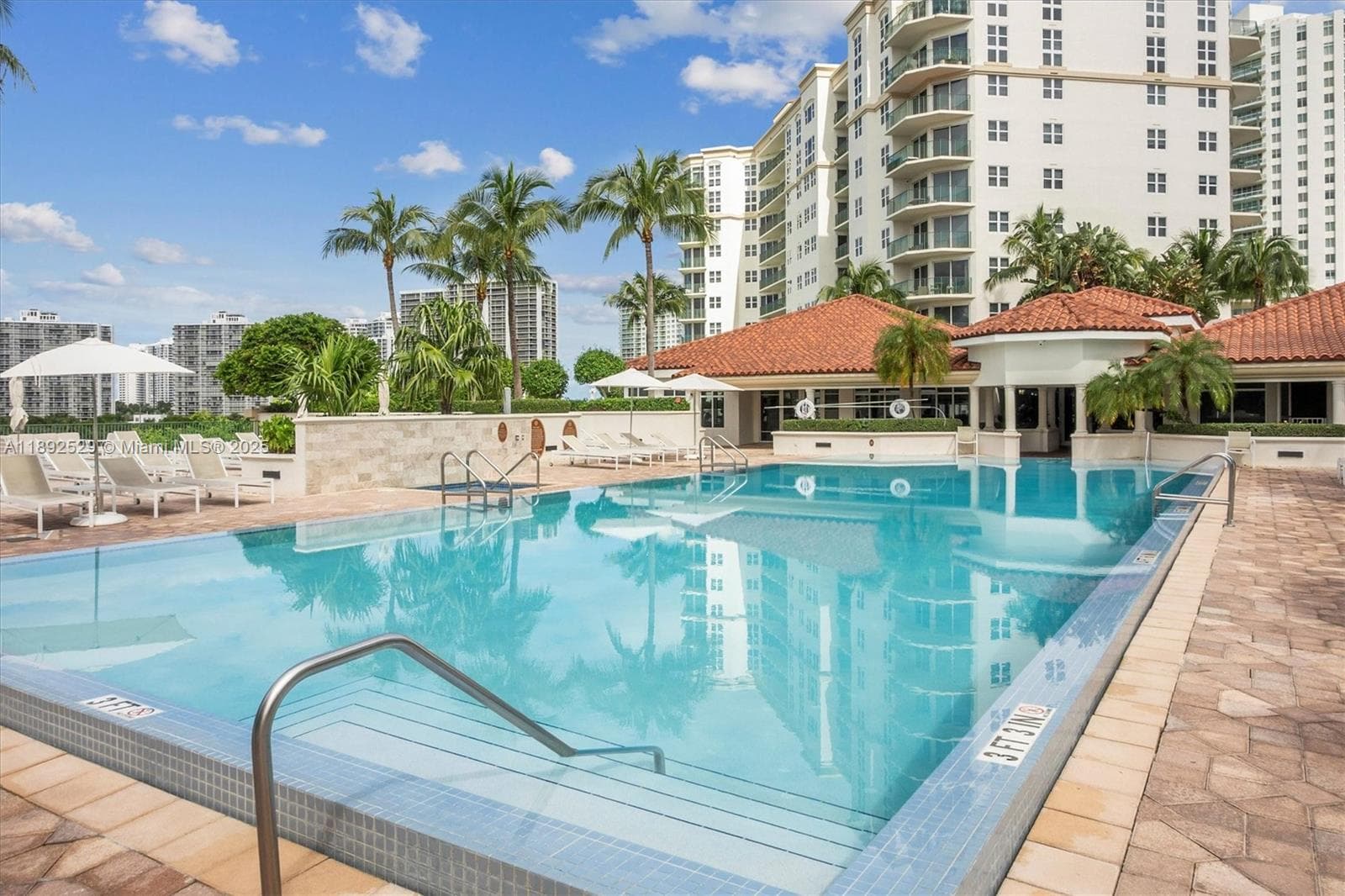 20000 E Country Club Dr, Aventura FL 33180 — 8