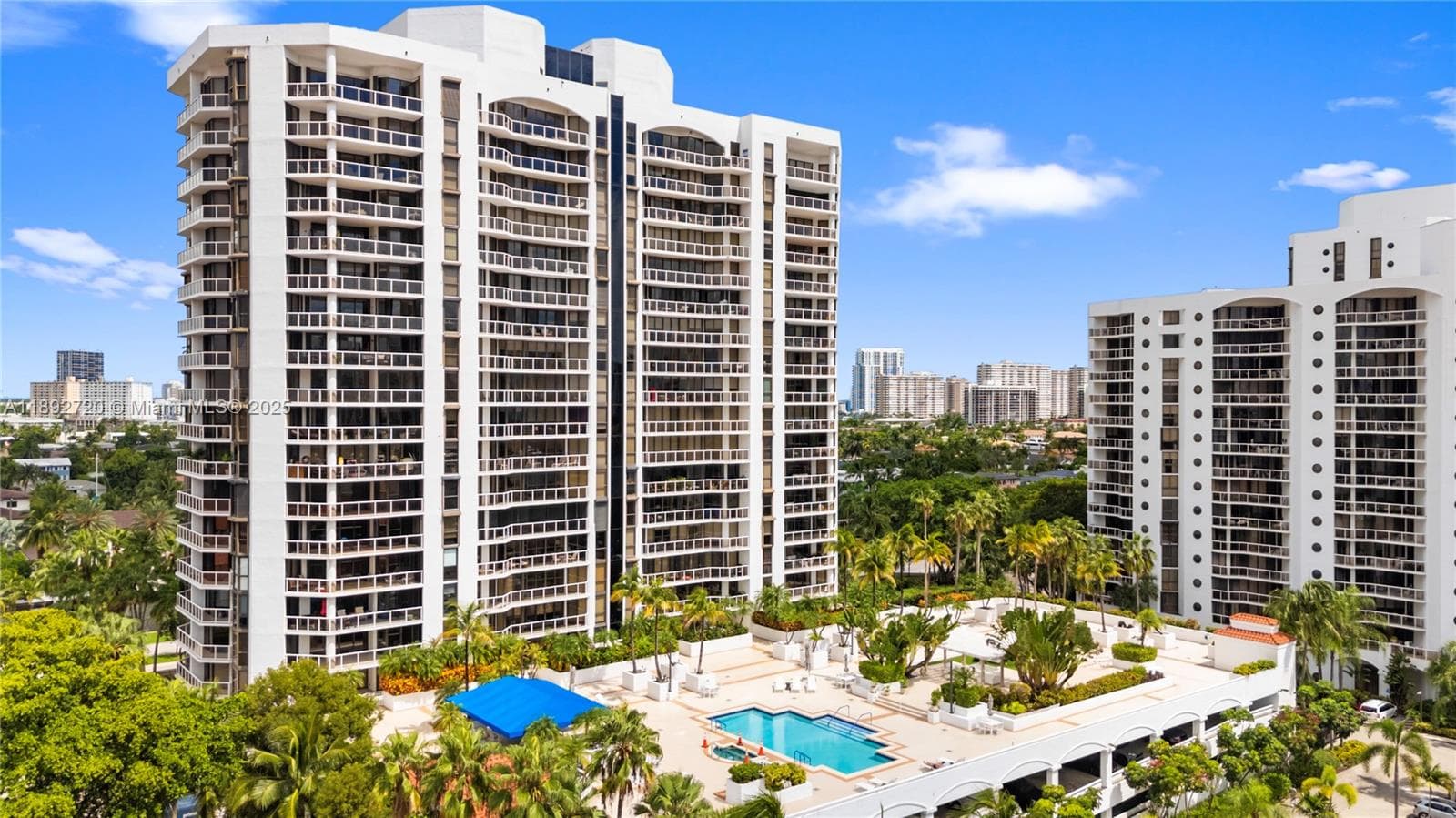 3598 Yacht Club Dr # 1004, Aventura FL 33180 — 2