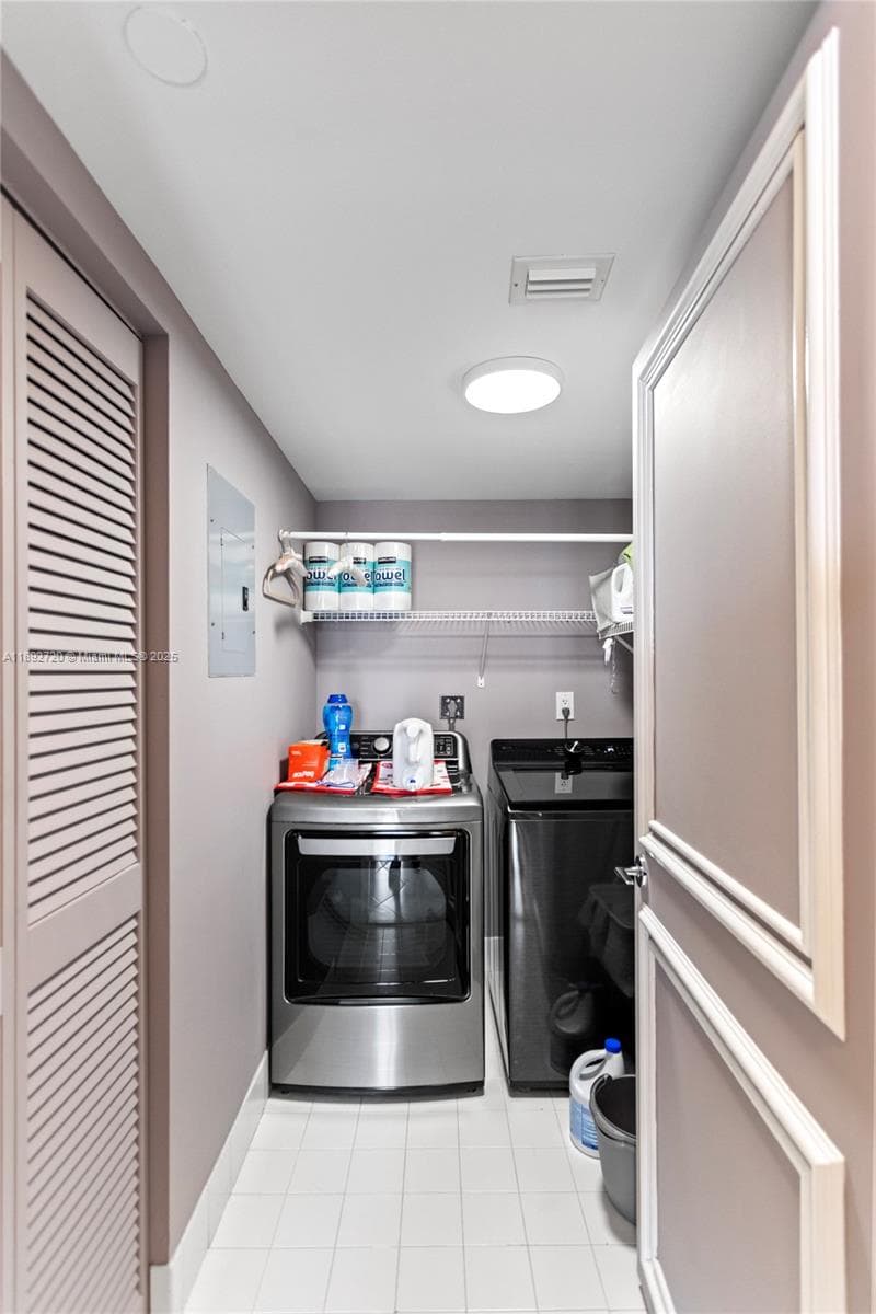 3598 Yacht Club Dr # 1004, Aventura FL 33180 — 53
