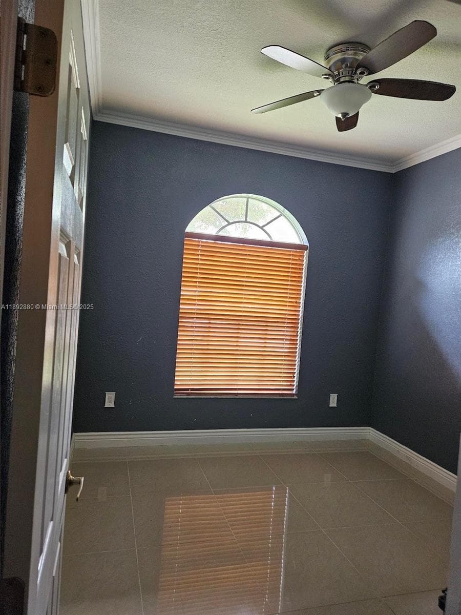 2635 SE 4th Pl, Homestead FL 33033 — 24