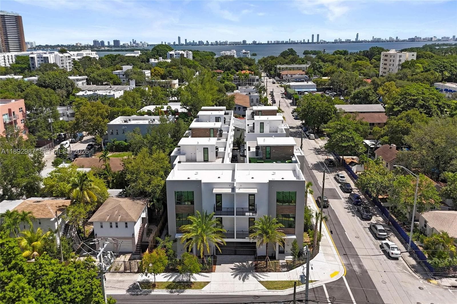 527 NE 61st St, Miami FL 33137 — 33