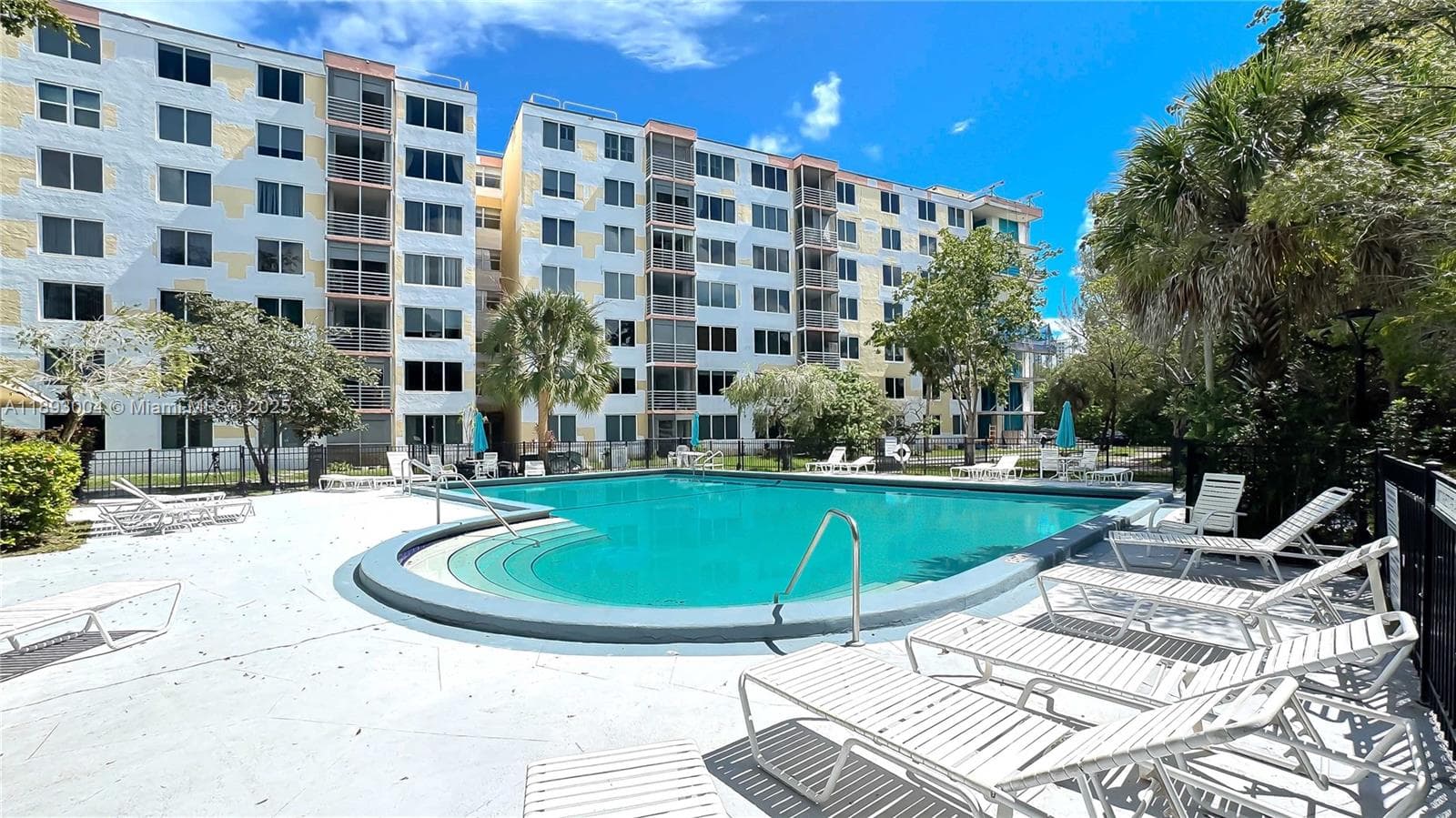17890 W Dixie Hwy 319 Hwy # 319, North Miami Beach FL 33160 — 17
