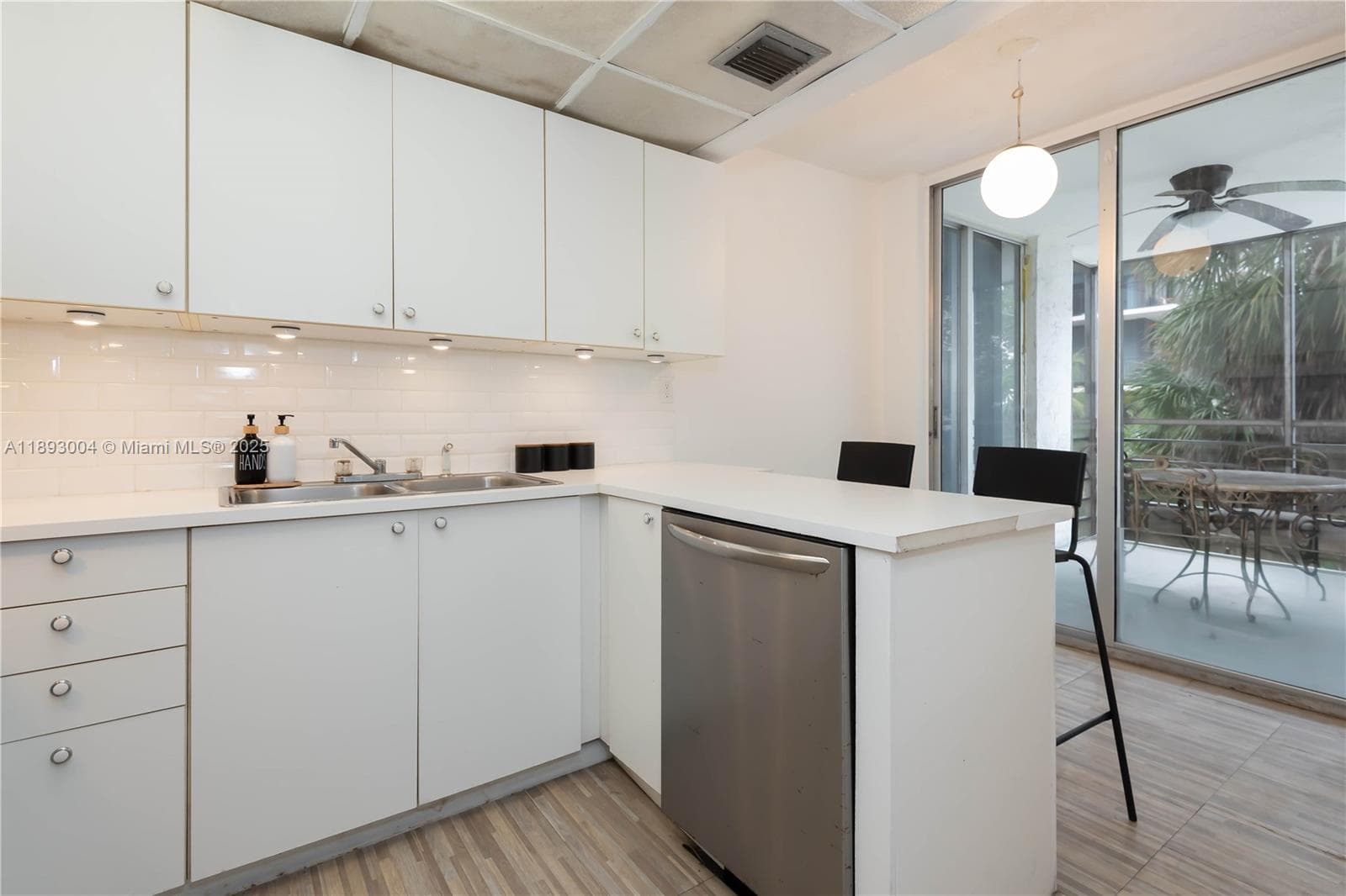 17890 W Dixie Hwy 319 Hwy # 319, North Miami Beach FL 33160 — 7