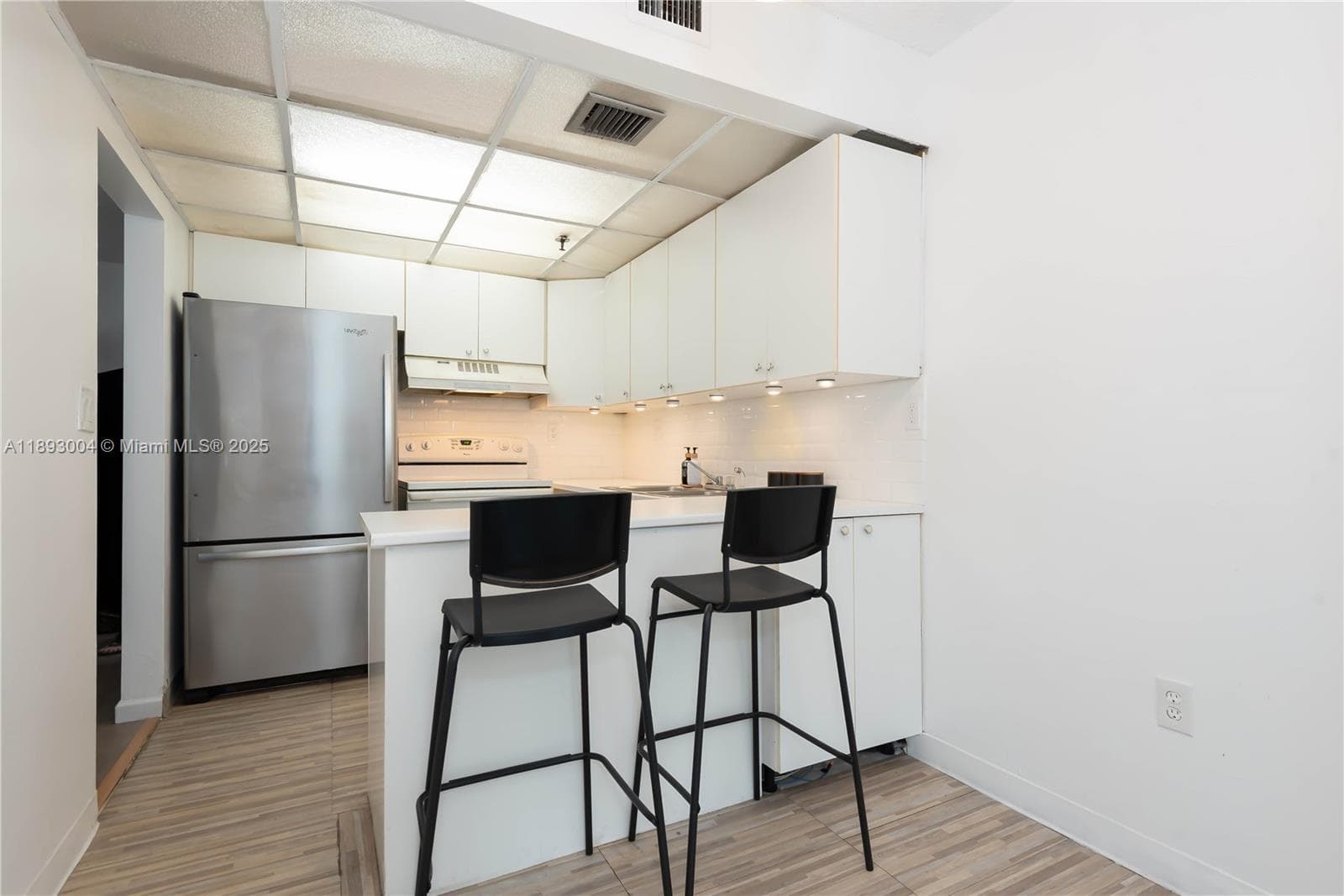 17890 W Dixie Hwy 319 Hwy # 319, North Miami Beach FL 33160 — 5