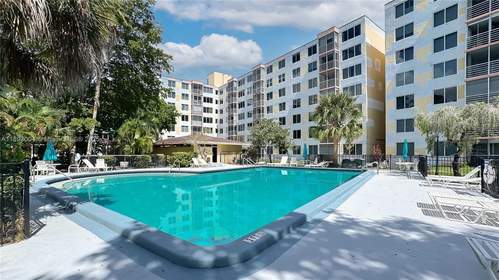 17890 W Dixie Hwy 319 Hwy # 319, North Miami Beach FL 33160 — 18