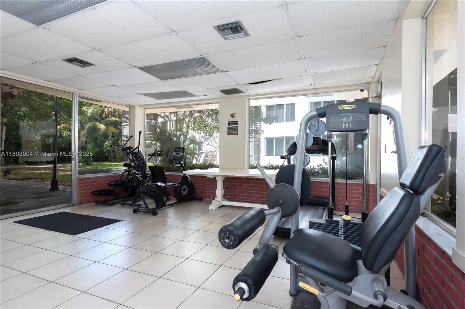 17890 W Dixie Hwy 319 Hwy # 319, North Miami Beach FL 33160 — 21
