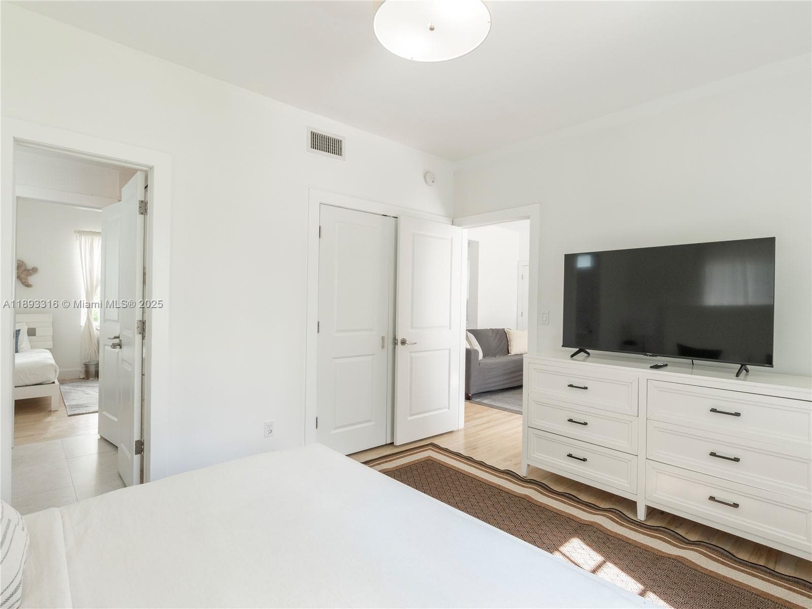 241 28th St # 1, Miami Beach FL 33140 — 13