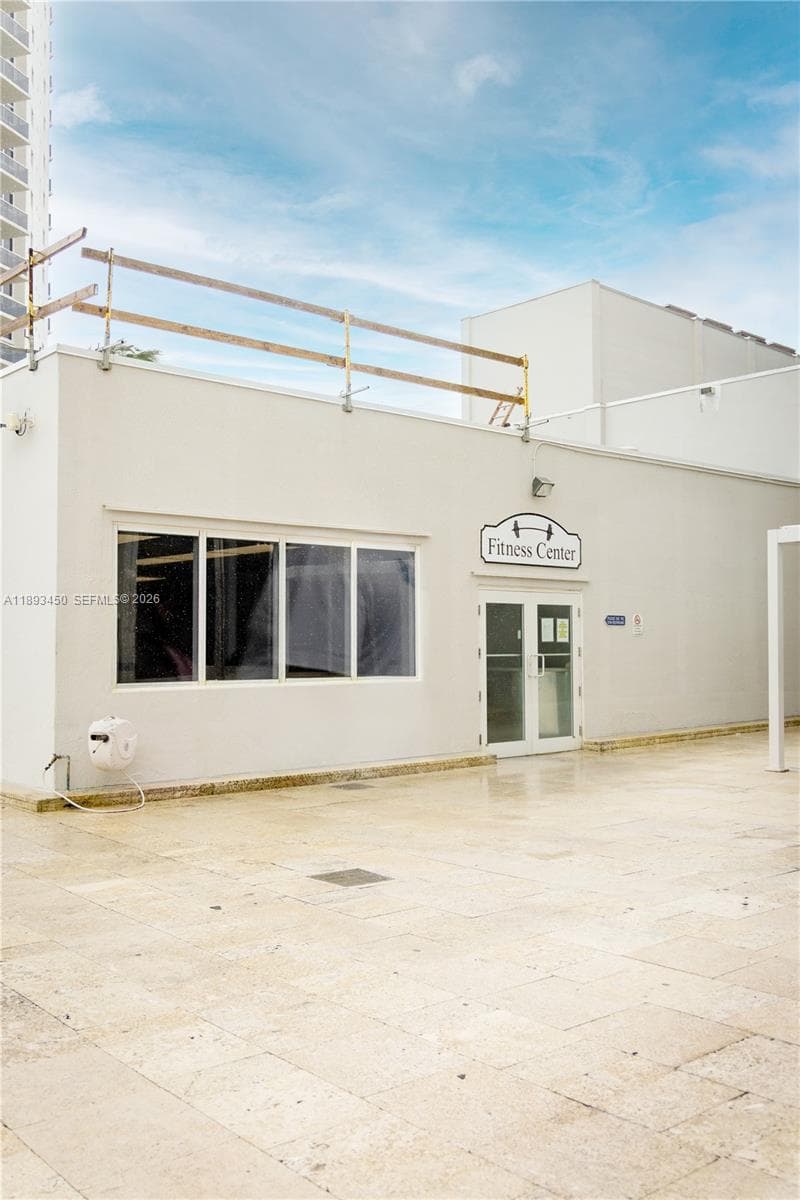 19201 Collins Ave # 720, Sunny Isles Beach FL 33160 — 36