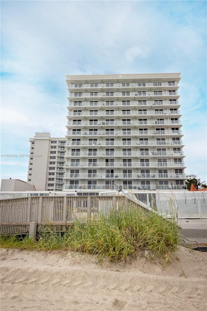 19201 Collins Ave # 720, Sunny Isles Beach FL 33160 — 30