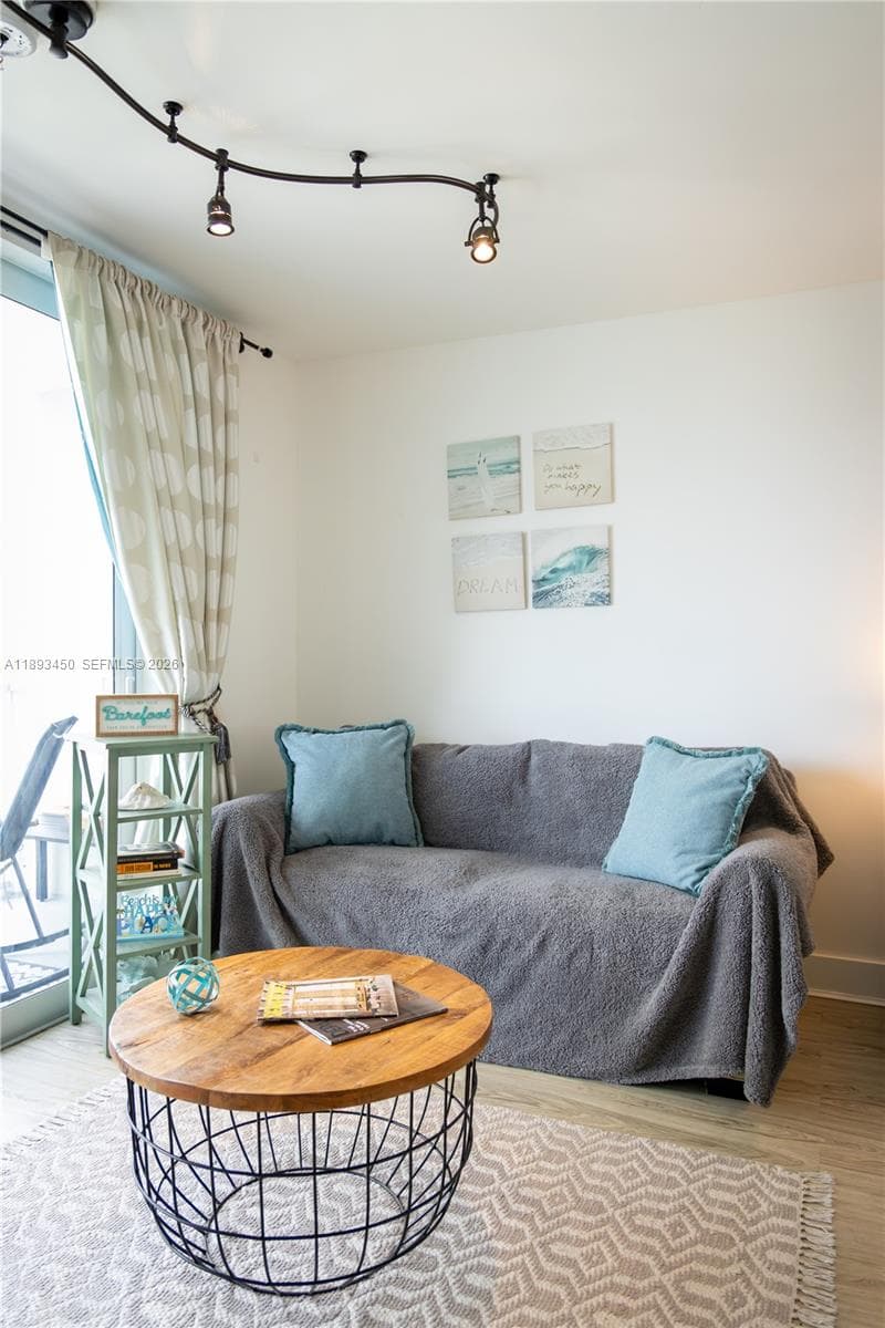 19201 Collins Ave # 720, Sunny Isles Beach FL 33160 — 14