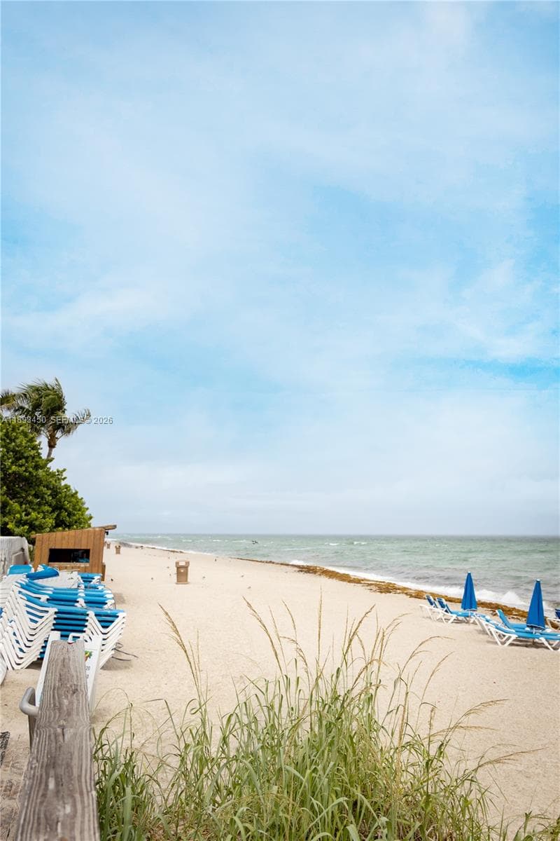 19201 Collins Ave # 720, Sunny Isles Beach FL 33160 — 35