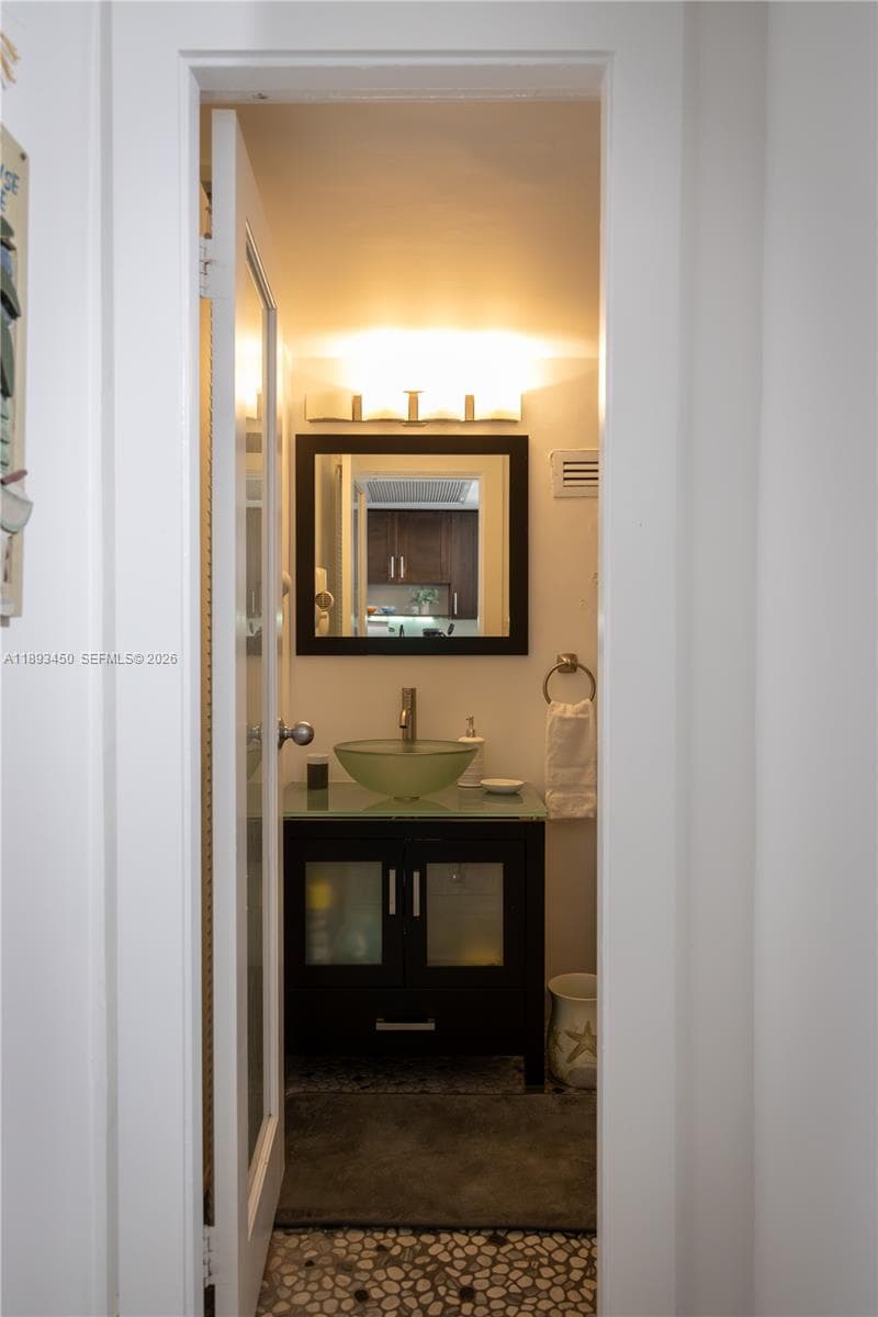 19201 Collins Ave # 720, Sunny Isles Beach FL 33160 — 21