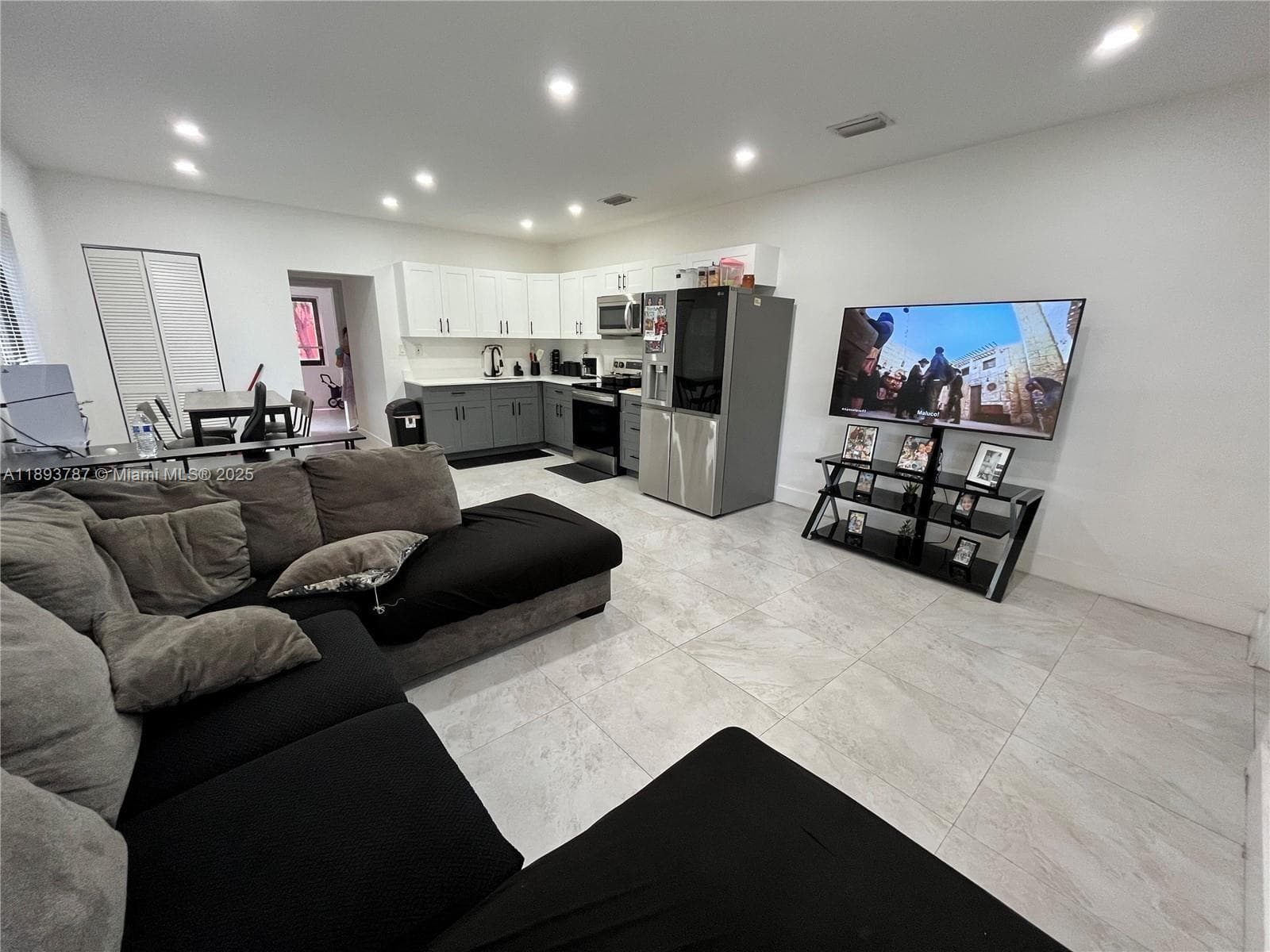 1102 NW 103rd Street, Miami FL 33150 — 2