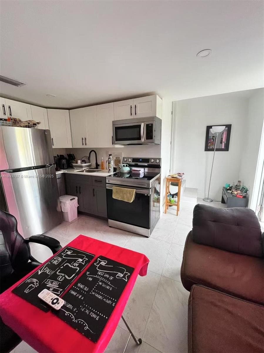 1102 NW 103rd Street, Miami FL 33150 — 26