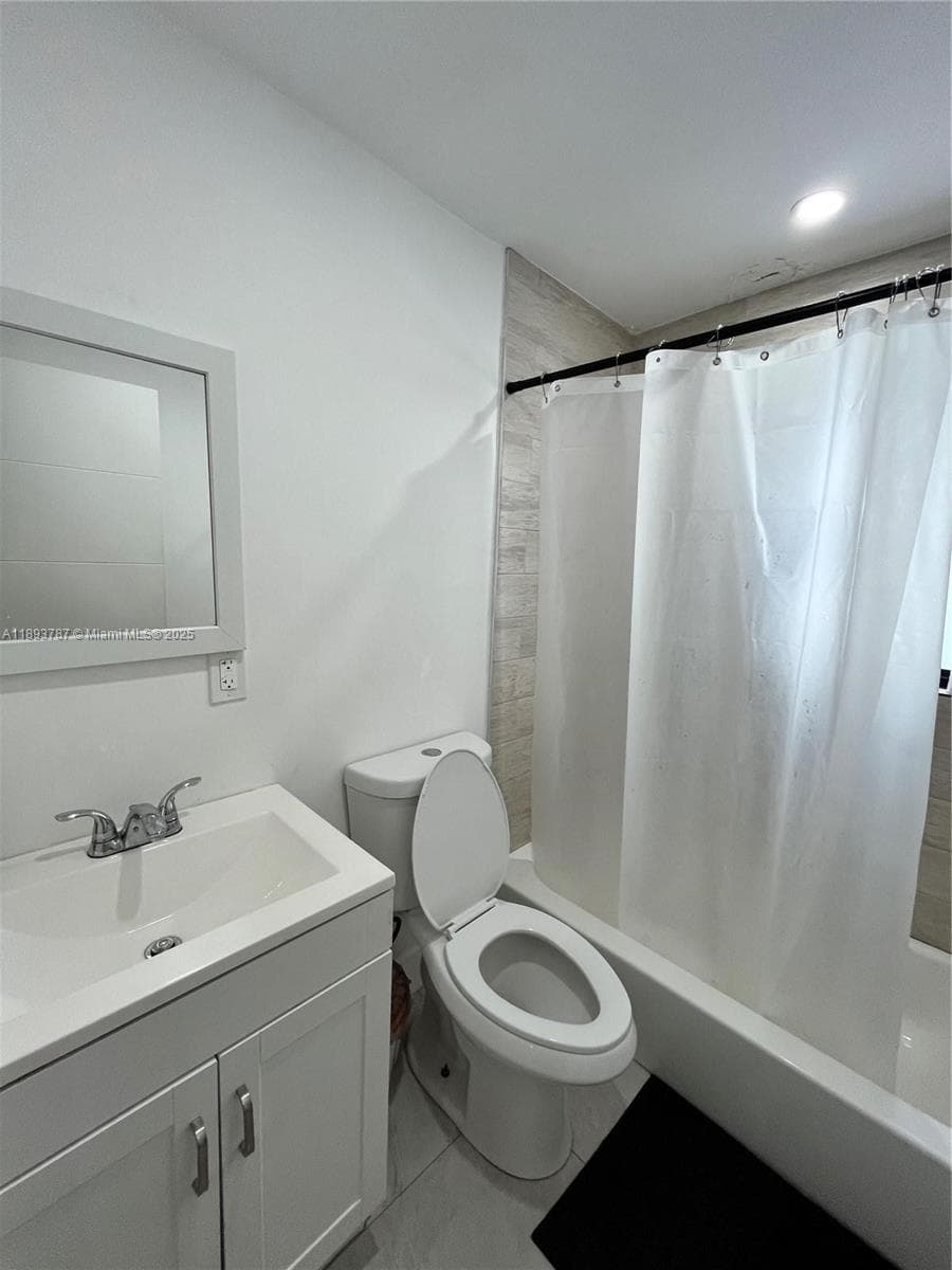 1102 NW 103rd Street, Miami FL 33150 — 22