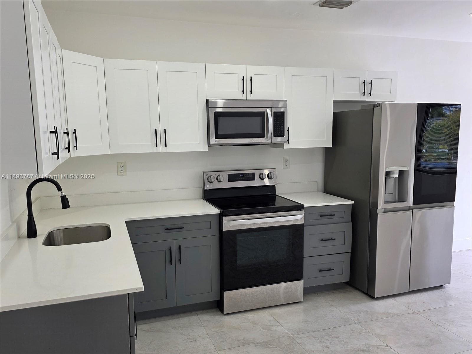 1102 NW 103rd Street, Miami FL 33150 — 3