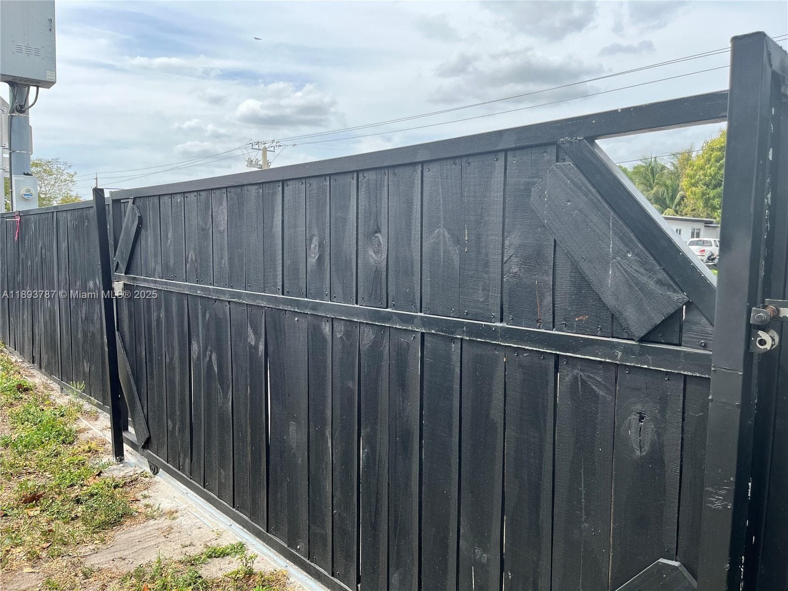 1102 NW 103rd Street, Miami FL 33150 — 28