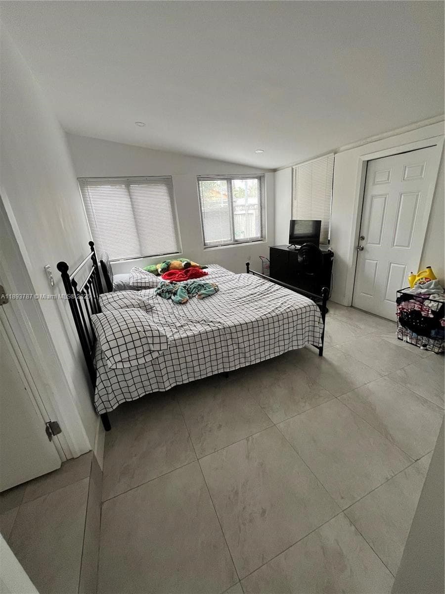 1102 NW 103rd Street, Miami FL 33150 — 9