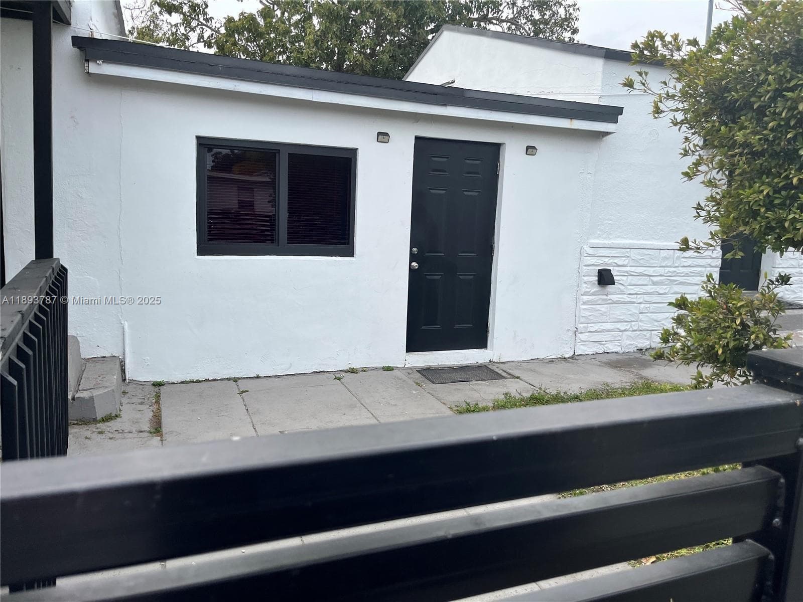 1102 NW 103rd Street, Miami FL 33150 — 34