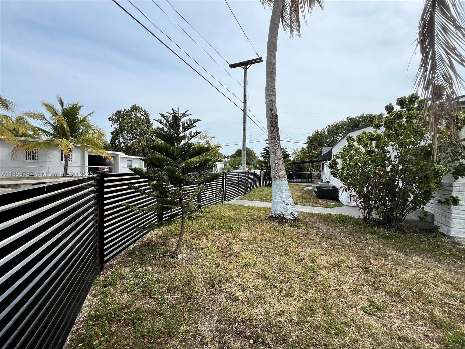 1102 NW 103rd Street, Miami FL 33150 — 29
